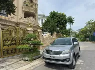 Toyota Fortuner 2014 - Hà Nội, Vinsmart Tây Mỗ, bán Toyota Fortuner V 2.7, 15V km, số tự động, Xăng 1 cầu, màu bạc, 2014. giá 415 triệu tại Hà Nội