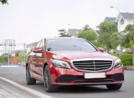 Mercedes-Benz C200 Exclusive 2021 - Cần bán lại xe Mercedes Exclusive sản xuất 2021, màu đỏ giá 999 triệu tại Hà Nội