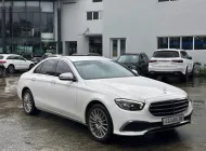 Mercedes-Benz E200 Exclusive 2023 - Cần bán lại xe Mercedes Exclusive đời 2023, màu trắng/nâu siêu lướt 1v5km giá tốt giá 1 tỷ 799 tr tại Hà Nội