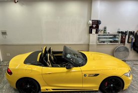 BMW Z4 2009 - Xe màu vàng, đẹp như mới, xe được BMW trang bị hộp số racing giá 1 tỷ 150 tr tại Tp.HCM