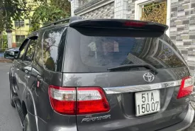 Toyota Fortuner 2011 - Chính chủ bán xe TOYOTA FORTUNER sản xuất năm 2011  giá 320 triệu tại Tp.HCM