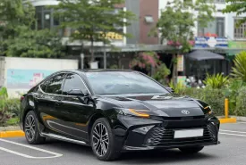 Toyota Camry 2025 - Hàng khủng Camry 2.0Q Model 2025, Dán PPF 77 tr thân vỏ, nội thất, đèn, Film Xpel 15 tr.. giá 1 tỷ 190 tr tại Hà Nội