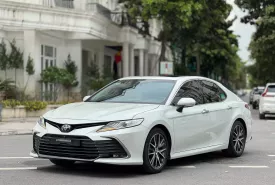 Toyota Camry 2022 - Đẹp xuất sắc Camry 2.5Q/SX 2022, đăng ký 2023, 1 chủ sd, xuất hóa đơn 500 triệu. giá 1 tỷ 165 tr tại Hà Nội