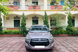 Toyota Innova 2.5E 2020 - Tôi cần bán chiếc xe ô tô Toyota Innova 2.0E màu xám vàng 2020 giá 458 triệu tại Hà Nội
