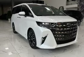 Toyota Alphard HEV 2025 - Alphard HEV màu Trắng nội thất nâu xem nhập mới 100%, Xe sẵn hồ sơ đăng ký luôn. giá 4 tỷ 635 tr tại Hà Nội