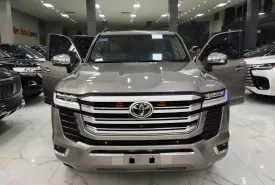 Toyota Land Cruiser LC300 2023 - Land Cruiser LC300 Đồng sản xuất 2023 xe một chủ đi có 13.000Km xe siêu mới. Sơn zin cả xe, đã lên Bodikis Trung Đông. giá 5 tỷ 250 tr tại Hà Nội