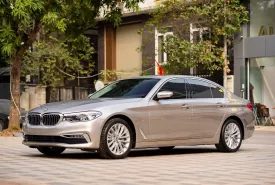 BMW 530i 2019 - Bán xe BMW 530i năm 2019, màu vàng, nhập khẩu giá 1 tỷ 200 tr tại Hà Nội