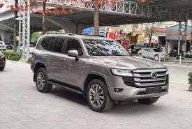 Toyota Land Cruiser LC300 2024 - Land Cruiser LC300 Màu Đồng sản xuất 2024. Xe một chủ từ đầu đi hơn 3 vạn Km chuẩn.  giá 5 tỷ 150 tr tại Hà Nội
