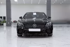 Mercedes-Benz C300 AMG 2019 - Bán Mercedes C300 AMG sản xuất 2019. xe 1 chủ đi ít, biển Hà Nội. giá 830 triệu tại Hà Nội