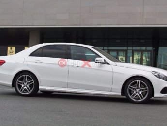 Mercedes-Benz E   2014 - Cần bán xe Mercedes-Benz E sản xuất 2014, màu trắng, giá tốt