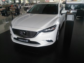 Mazda 6 2.0L 2017 - Bán Mazda 6 2.0L 2017, màu trắng, giá 819tr