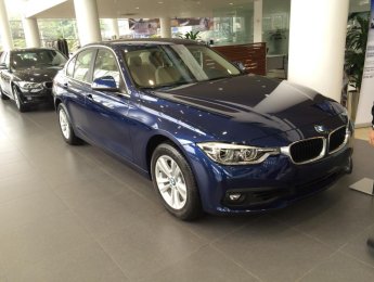 BMW 3 Series 320i 2017 - BMW 3 Series 320i đời 2017, màu xanh, nhập khẩu nguyên chiếc, hỗ trợ trả góp