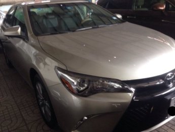 Toyota Camry LE SE 2016 - Cần bán gấp Toyota Camry LE sản xuất 2016, màu vàng, nhập khẩu