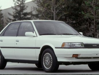 Toyota Camry LE 1990 - Bán Toyota Camry LE 1990, màu trắng, xe nhập, giá 140tr