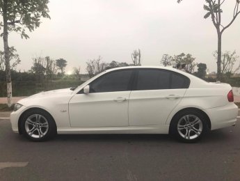 BMW 323i 2009 - Bán ô tô BMW 323i đời 2009 màu trắng, giá chỉ 555 triệu, xe nhập