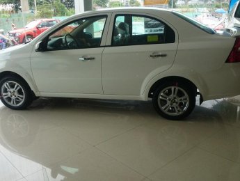 Chevrolet Aveo 1.5AT  2017 - Cần bán xe Chevrolet Aveo đời 2017 động cơ mới, màu trắng, giá cực tốt