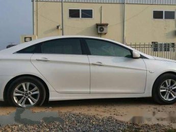Hyundai Sonata  MT 2010 - Bán Hyundai Sonata MT đời 2010, màu trắng số sàn