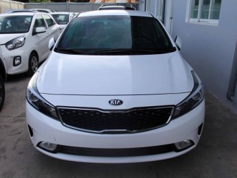 Kia Cerato 2017 - Cần bán xe Kia Cerato 2018, màu trắng, giá 530 triệu, ngân hàng hỗ trợ 80% giá trị xe