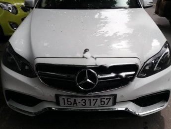 Mercedes-Benz E400  AMG 2014 - Cần bán gấp Mercedes AMG đời 2014, màu trắng