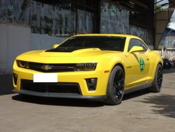 Chevrolet Camaro 2014 - Cần bán xe Chevrolet Camaro ZL1 năm 2014, màu vàng. Xe nhập nguyên chiếc