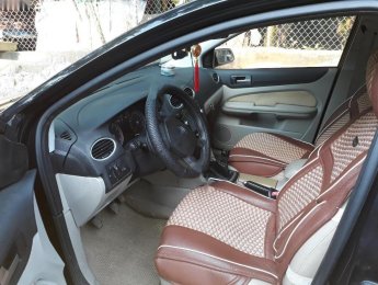Ford Focus 1.8 MT 2006 - Bán ô tô Ford Focus 1.8 MT đời 2006, màu đen, giá tốt
