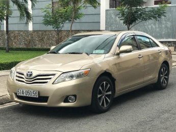Toyota Camry LE 2.5 2010 - Bán Toyota Camry LE 2.5AT đời 2010, màu vàng, nhập khẩu nguyên chiếc chính chủ