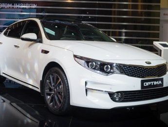 Kia Optima 2018 - Bán ô tô Kia Optima (K5) đời 2018, màu trắng