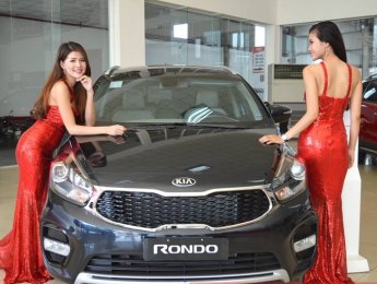 Kia Rondo 2.0 GMT Facelift 2018 - Cần bán gấp xe Kia Rondo đời 2018, xe mới 100%. Xe đẹp, giá cả cạnh tranh