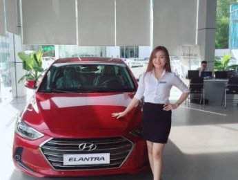 Hyundai Elantra 2017 - Bán ô tô Hyundai Elantra 2017, màu đỏ, giá 600tr