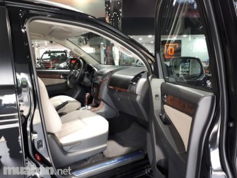 Hãng khác Xe du lịch 2017 - Bán Isuzu Mu-x đời 2017, màu đen, nhập khẩu