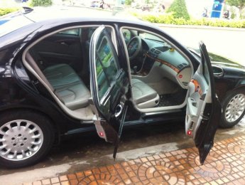 Mercedes-Benz E class E200 2004 - Cần bán Mercedes E200 đời 2004, màu đen xe gia đình