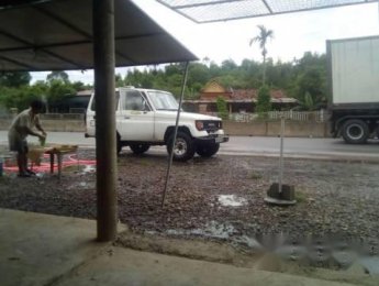 Toyota Land Cruiser   1983 - Bán xe Toyota Land Cruiser đời 1983, màu trắng, giá 150tr