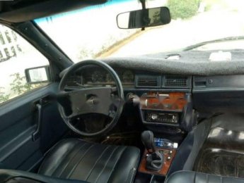 Mercedes-Benz E class E190 1990 - Cần bán gấp Mercedes E190 1990, màu đen, xe nhập