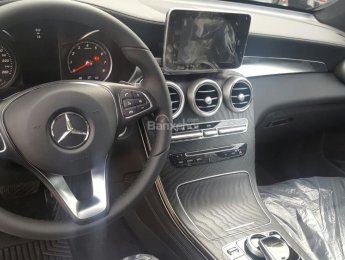 Mercedes-Benz Smart GLC 300 2017 - Bán xe GLC 300 màu nâu cực độc, giá ưu đãi