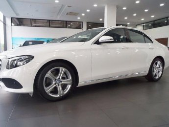 Mercedes-Benz E class E250 2017 - Bán Mercedes E250 đời 2017, màu trắng, nhập khẩu nguyên chiếc
