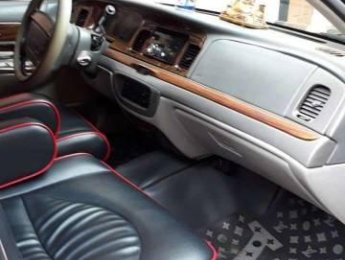 Ford Crown victoria 1995 - Cần bán lại xe Ford Crown Victoria đời 1995, giá 125tr