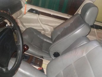 Mercedes-Benz E class 1990 - Bán Mercedes E class 1990, màu đen, nhập khẩu