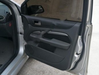 Ford Focus S 2.0 AT 2006 - Bán xe Ford Focus sản xuất năm 2006, màu bạc, 275 triệu