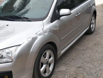 Ford Focus S 2.0 AT 2006 - Bán xe Ford Focus sản xuất năm 2006, màu bạc, 275 triệu