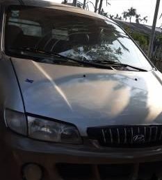 Hyundai Grand Starex 2002 - Cần bán xe Hyundai Grand Starex sản xuất năm 2002, màu bạc