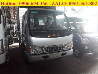 Xe tải 2500kg JAC 2018 - Bán xe tải JAC 2.45 tấn thùng bạt, hạ tải vào được thành phố ban ngày