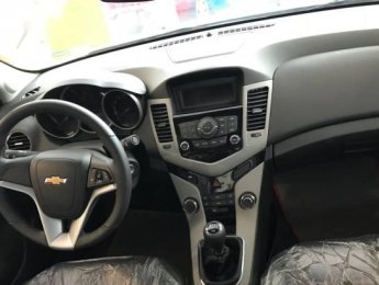 Chevrolet Cruze   2017 - Cần bán xe Chevrolet Cruze năm 2017, màu trắng, giá chỉ 589 triệu