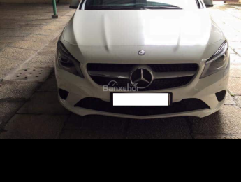 Mercedes-Benz CLA class 200 2014 - Cần bán xe Mercedes CLA 200 năm sản xuất 2014, màu trắng, nhập khẩu nguyên chiếc