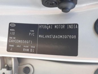 Hyundai i10 2013 - Bán Hyundai i10 năm 2013, màu bạc, nhập khẩu nguyên chiếc chính chủ