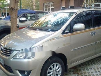 Toyota Innova 2014 - Bán ô tô Toyota Innova năm sản xuất 2014, màu bạc