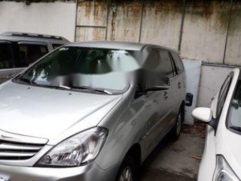 Toyota Innova 2010 - Cần bán lại xe Toyota Innova đời 2010, màu bạc