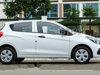 Chevrolet Spark 2016 - Cần bán lại xe Chevrolet Spark sản xuất 2016, màu trắng