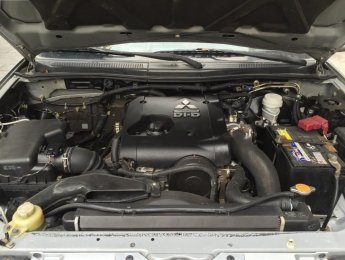 Mitsubishi Triton GLS 4x4 MT 2012 - Cần bán xe Mitsubishi Triton 2.5 đời 2012, màu bạc, nhập khẩu chính chủ, giá chỉ 375 triệu