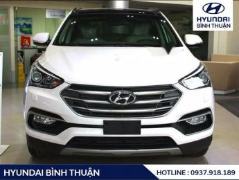 Hyundai Santa Fe 2018 - Cần bán lại xe Hyundai Santa Fe sản xuất 2018, màu trắng, giá tốt