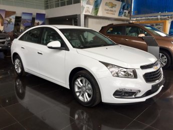 Chevrolet Cruze LT 2018 - Bán xe chỉ với 150tr, xe lăn bánh về nhà!!!... Hotline: 0917118907